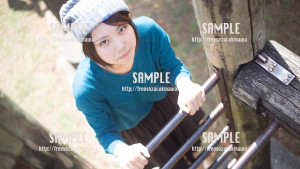 【緑ヶ丘公園】遊具で遊ぶ美少女 写真素材