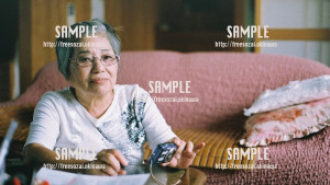 【おばぁの家】沖縄のおばぁ 写真素材