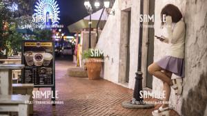 【北谷】北谷の街並みと美少女 写真素材