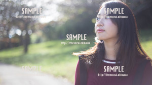 【浦添大公園】ふんわり美少女 写真素材